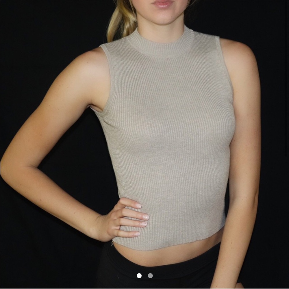 Semi-turtleneck